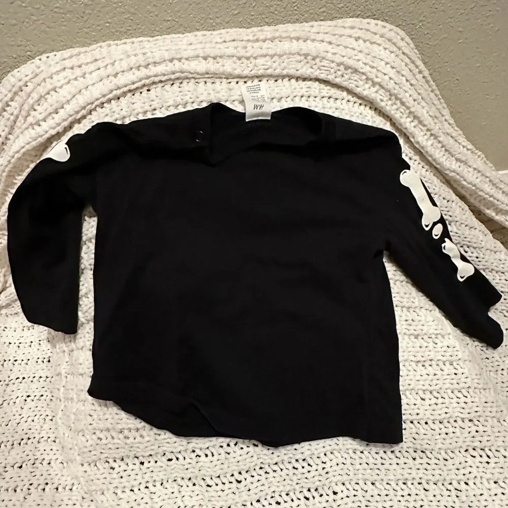 H&M Skeleton 2 Piece Outfit (Pants & Shirt) Size -9 Months